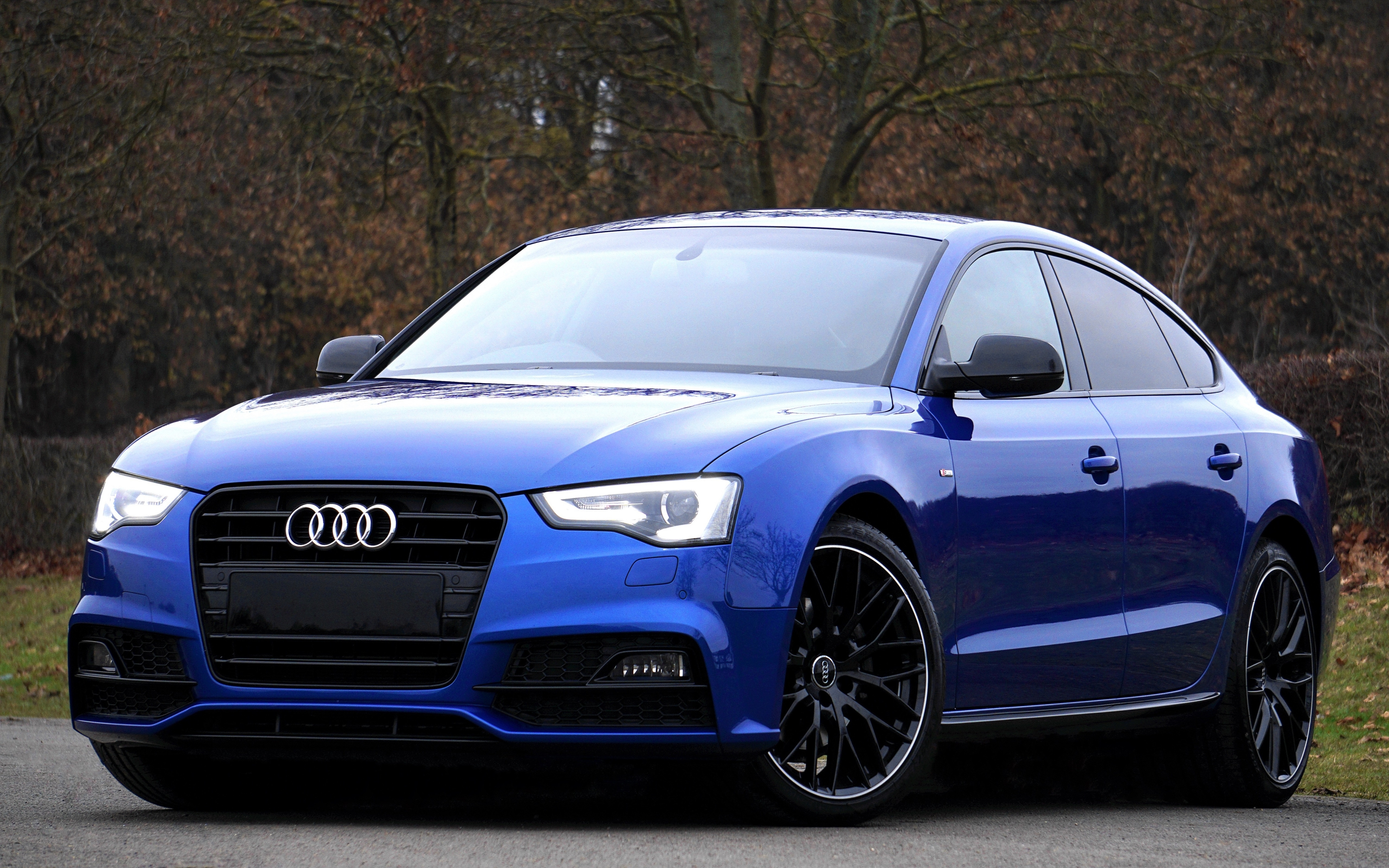 Blue Audi A5 for 3840 x 2400 4K Retina Display resolution