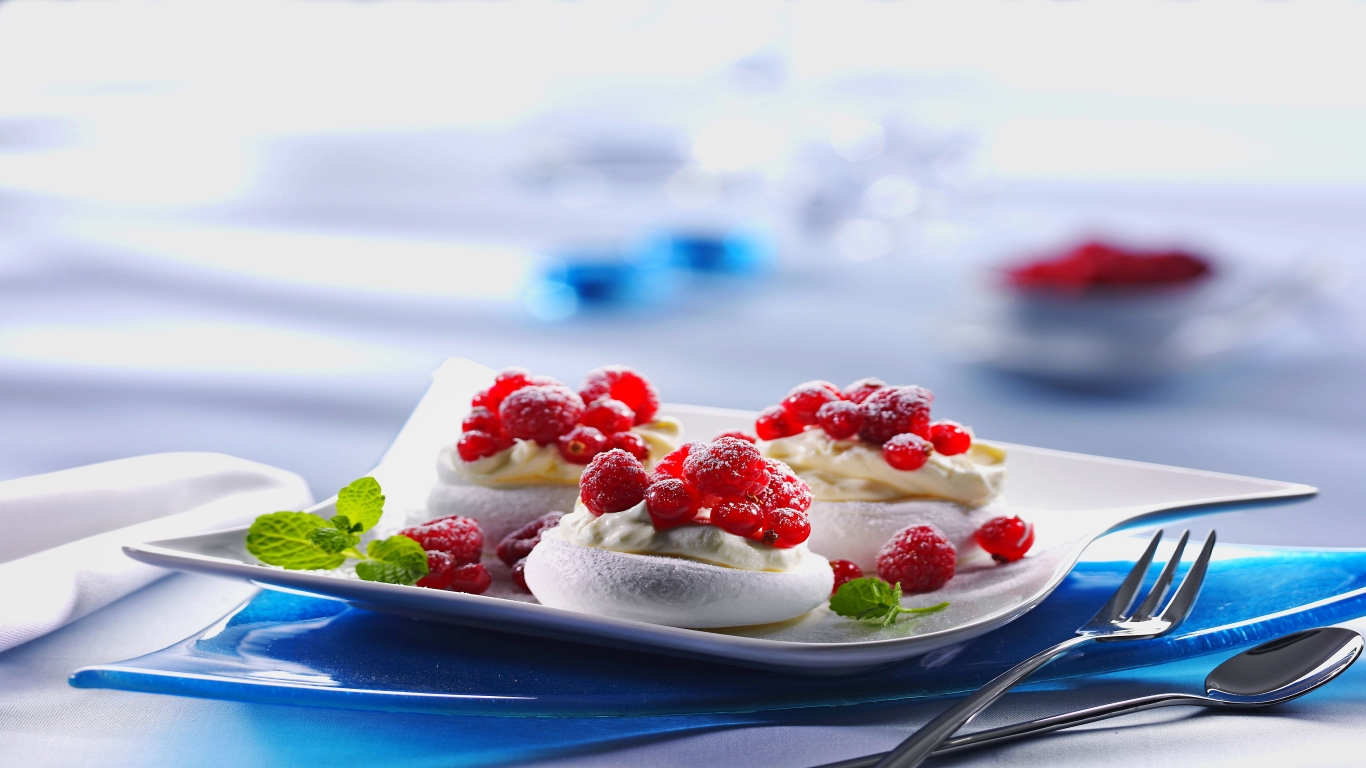 Delicious sweetdish for 1366 x 768 HDTV resolution