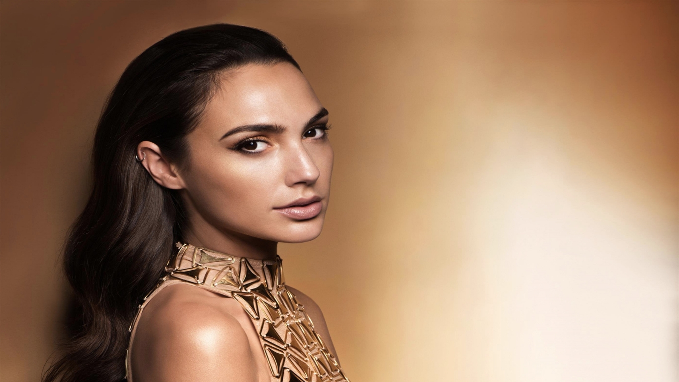 Gorgeous Gal Gadot for 1366 x 768 HDTV resolution