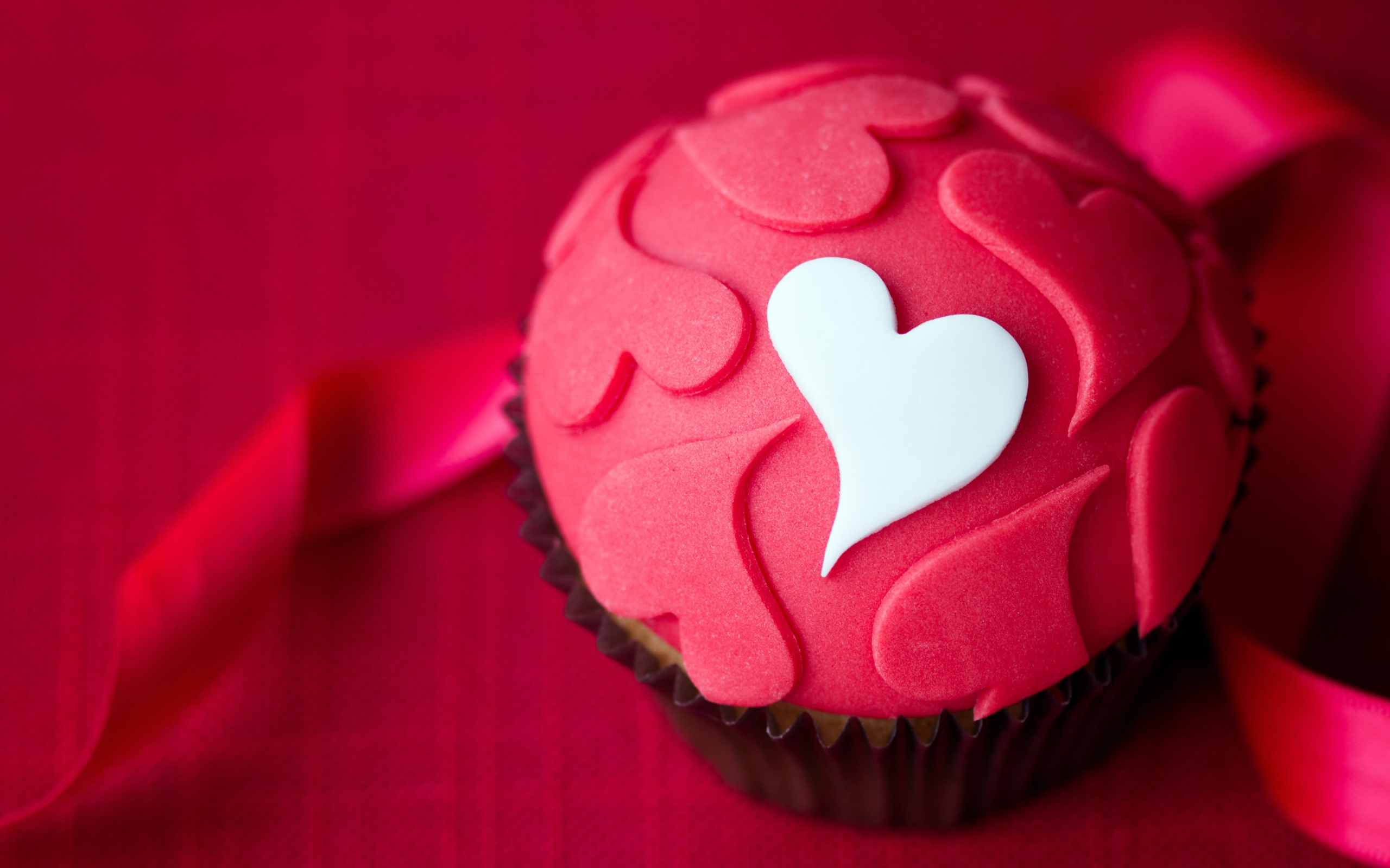 Love Cupcake for 2560 x 1600 widescreen resolution